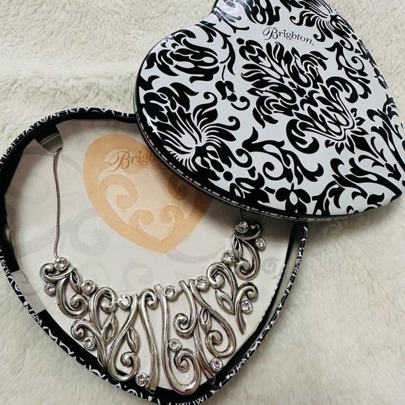 BRIGHTON “Concerto” Necklace In Original Brighton Tin - Retired - Picture 5 of 5